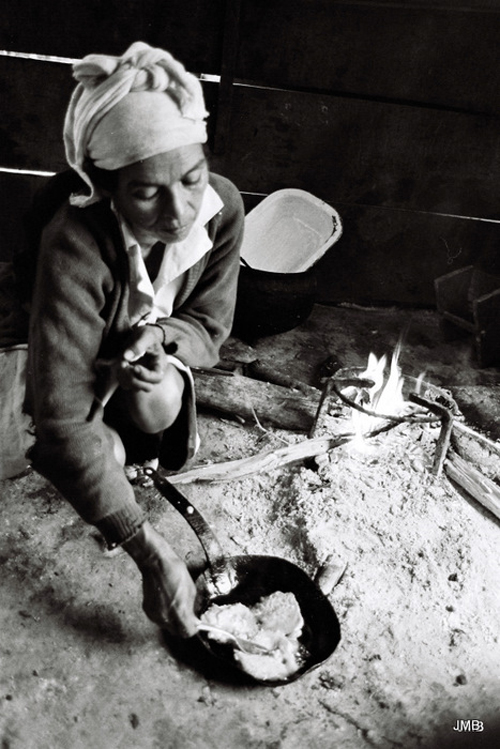 AÑO 1980 - BLANCO Y NEGRO - VIDA CAMPESINA EN PARAGUAY (JOSÉ MARÍA BLANCH)